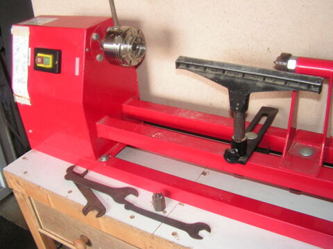 tour a bois 300 86240 Ligug