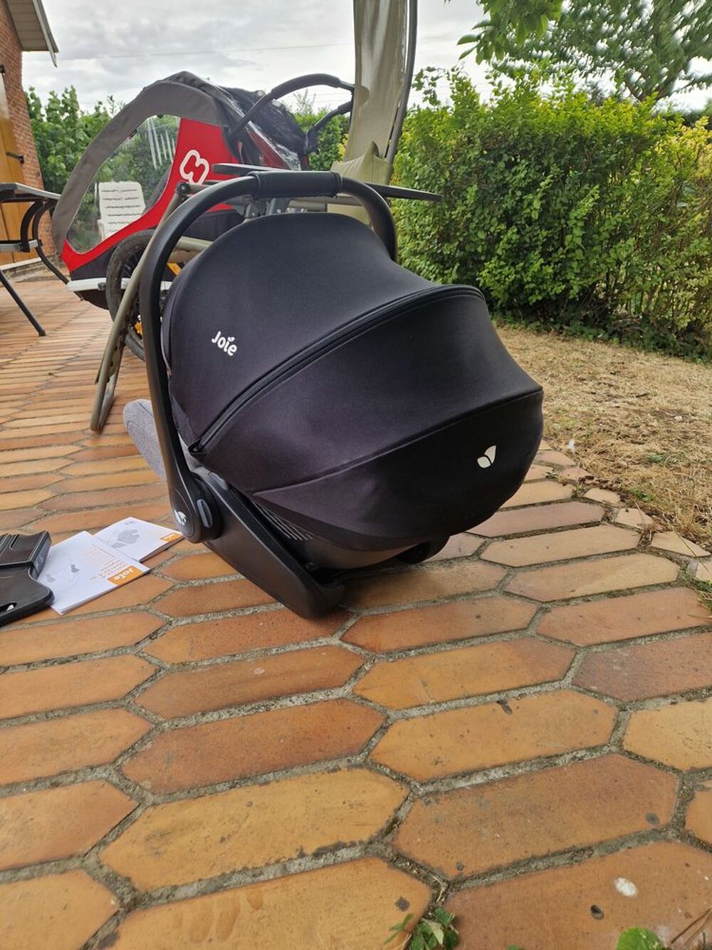 Si&egrave;ge auto b&eacute;b&eacute; Joie avec bases isofix Puériculture