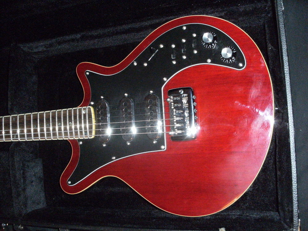 GUITARE HARLEY BENTON BM 75 DLX COPIE BRYAN MAY Instruments de musique