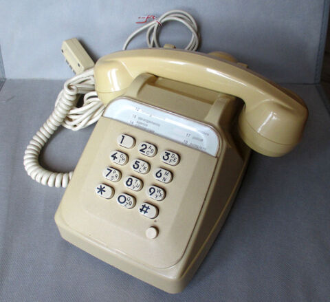 S63 téléphone Socotel ivoire (troc souhaité) 15 Cazères (31)