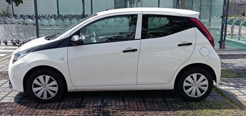Toyota Aygo 1.0 VVT-i x-play 2021 occasion La Ciotat 13600