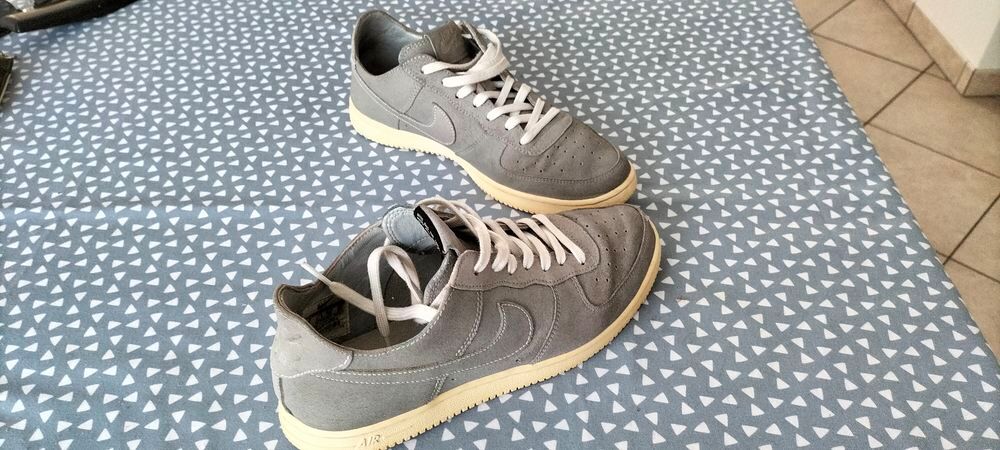 BASKETS NIKE TAILLE 39 Chaussures