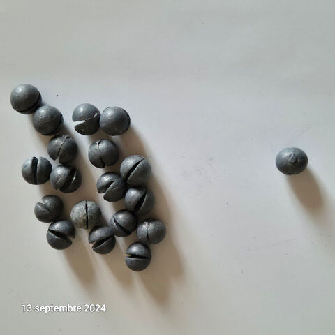 Lot de 19 plombs fendus  de 8 et 10  grammes.. 7 Saumur (49)