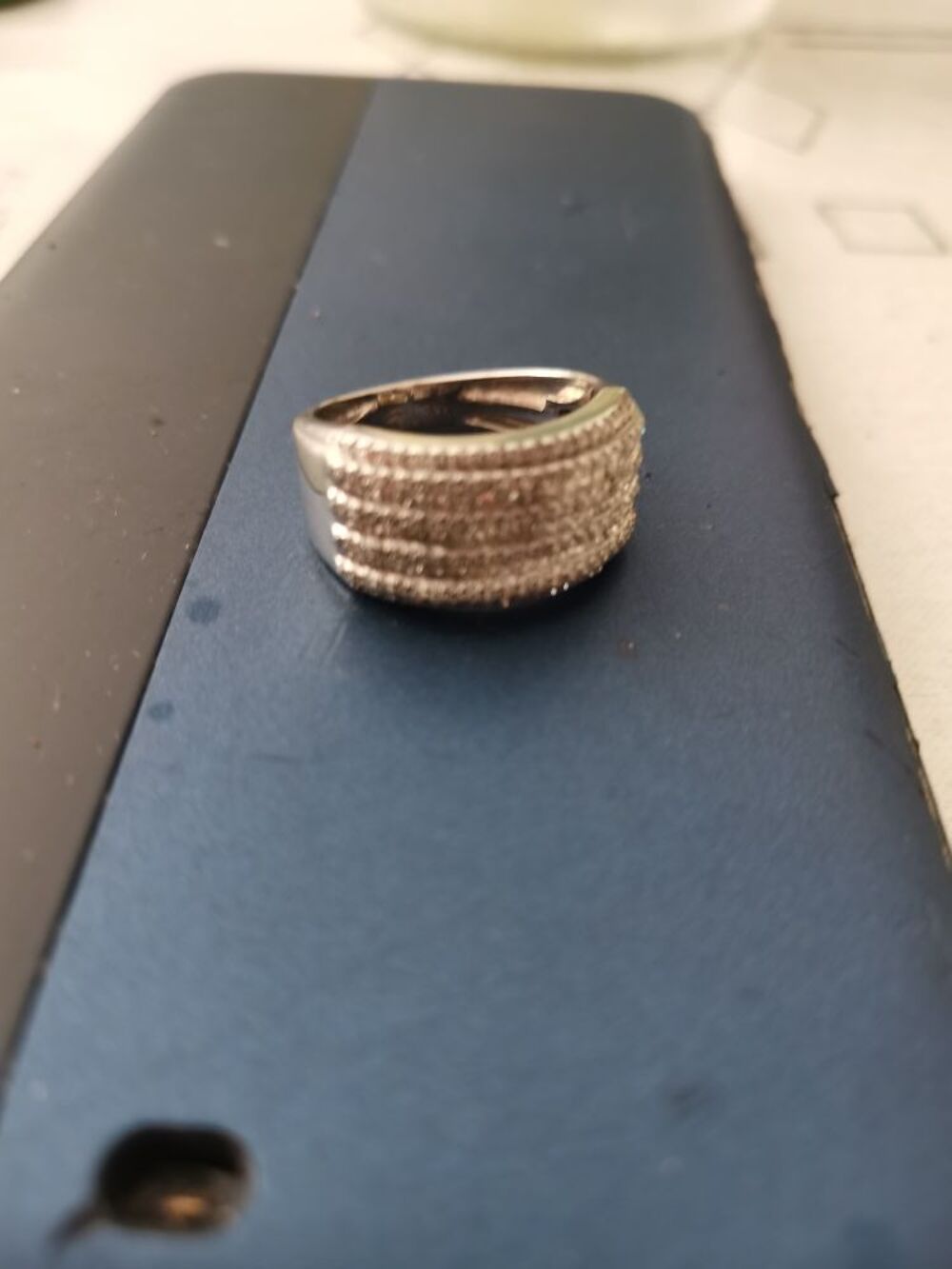 Bague or blanc serti de diamants etat neuf taille 56 Bijoux et montres