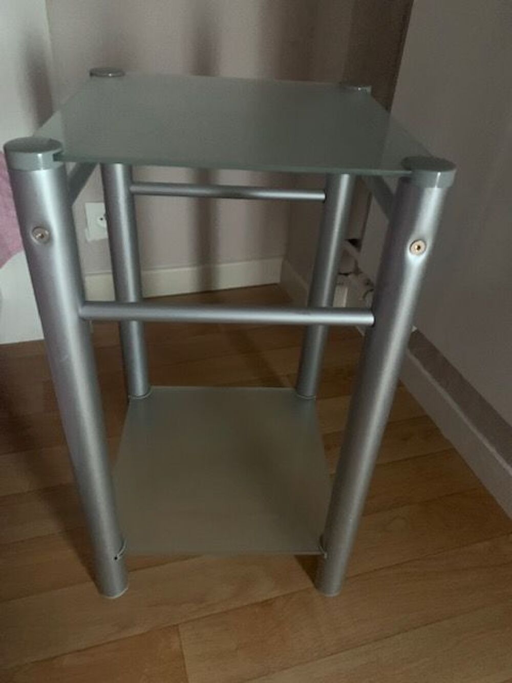 2 tables de chevet Meubles