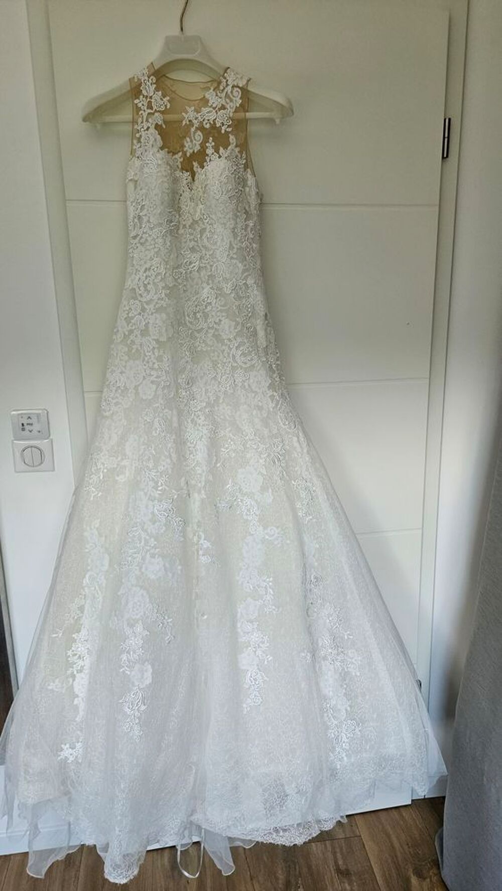 Robe Pronovias dentelle Vêtements
