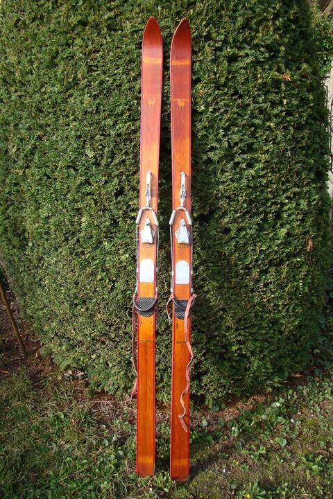Anciens skis en bois Trixylo  - ann�es 1940   
140 Gargenville (78)