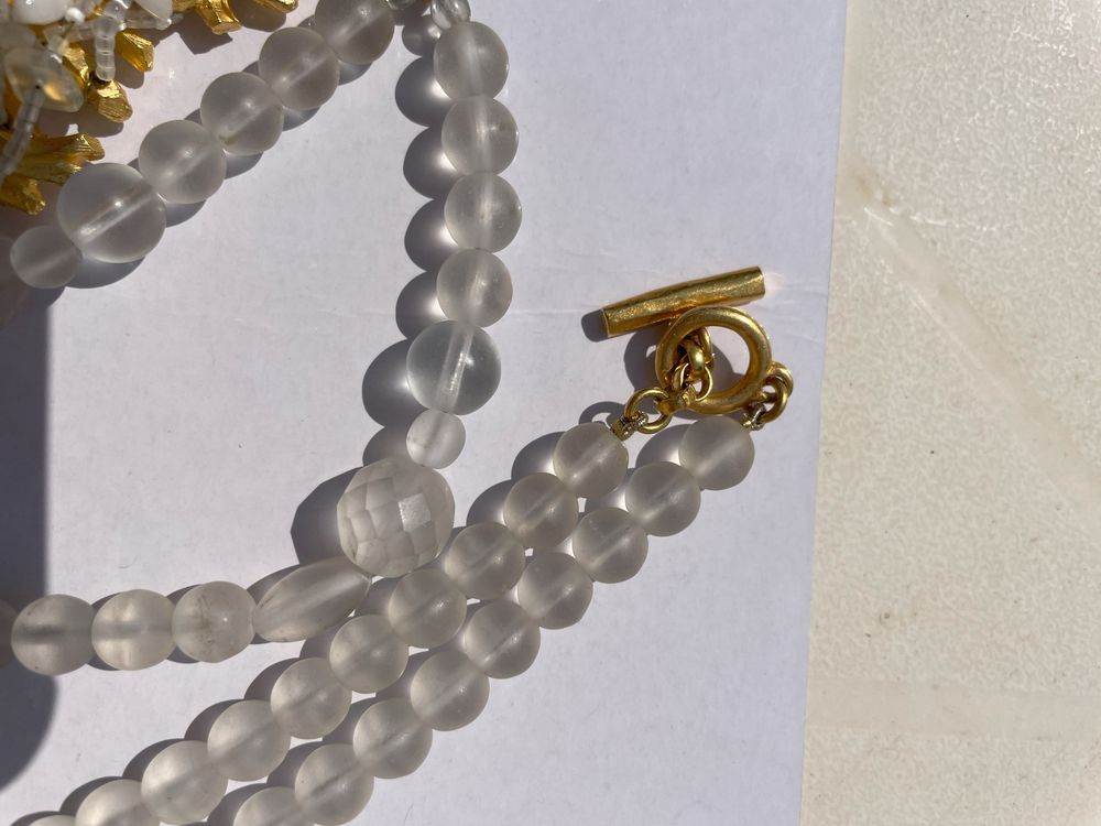 Collier Arbre dor&eacute; + enfilage perles rocailles passementerie Bijoux et montres
