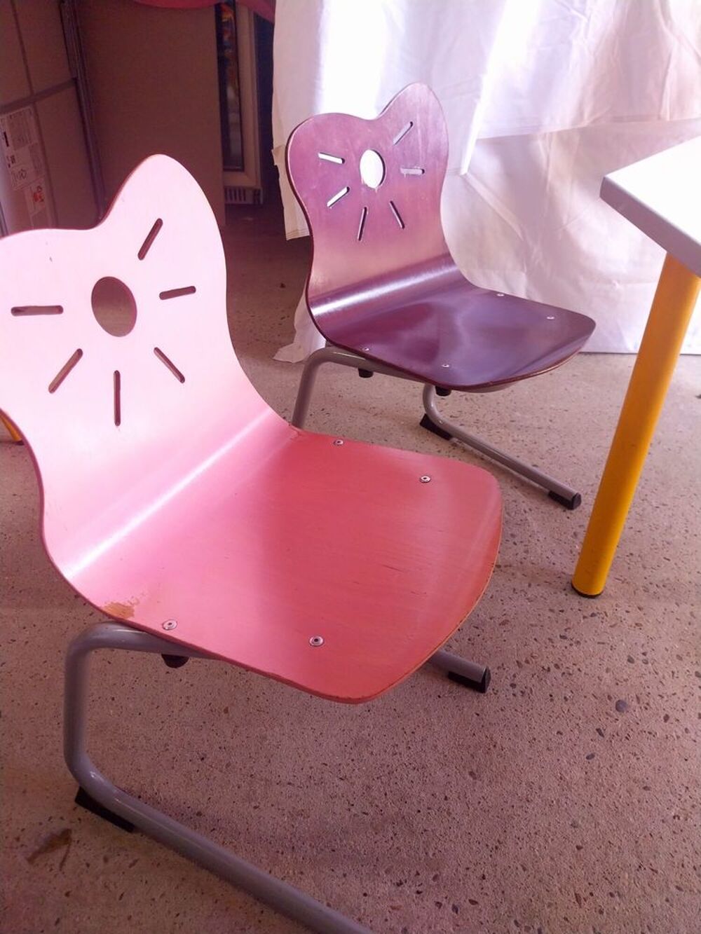 Table d ecole + 6 chaises materiel pro Mobilier enfants