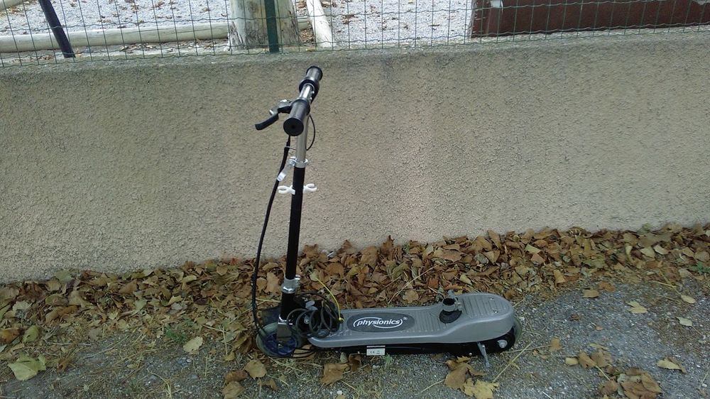 petite trotinette electrique Jeux / jouets