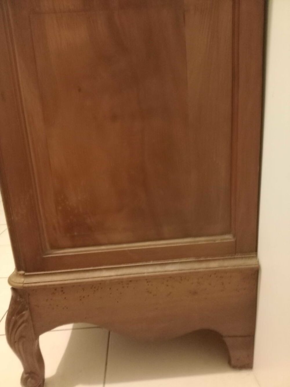 Commode Coiffeuse Louis XV en noyer et dessus marbre 
