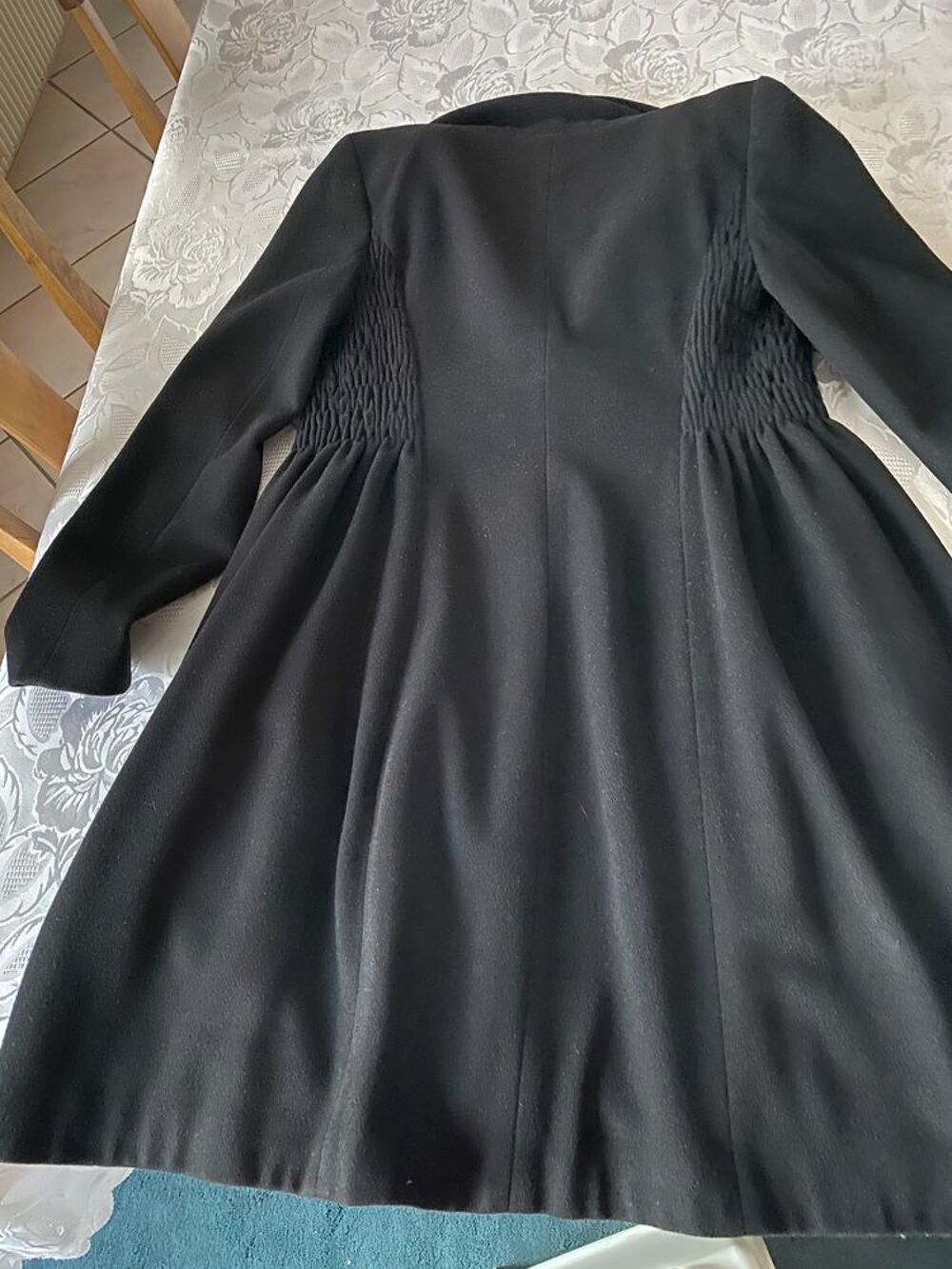 Manteau ZARA woman S/ M. noir Vêtements