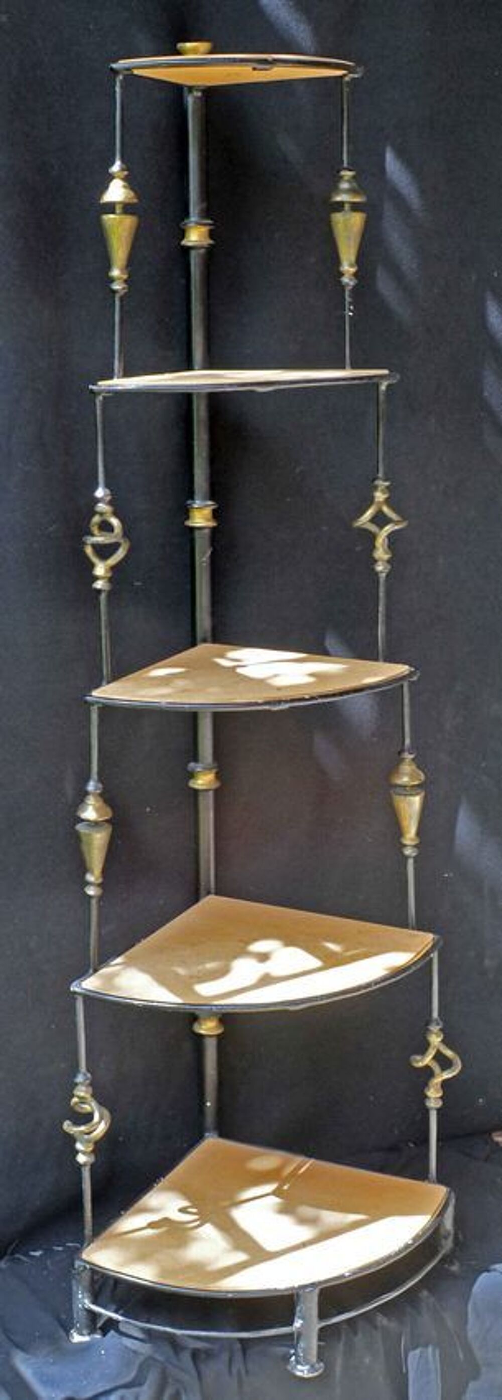 Grande &eacute;tag&egrave;re d' angle Meubles