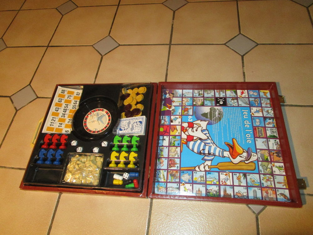  VIEILLE VALISE 120 JEU DE SOCIETE Jeux / jouets