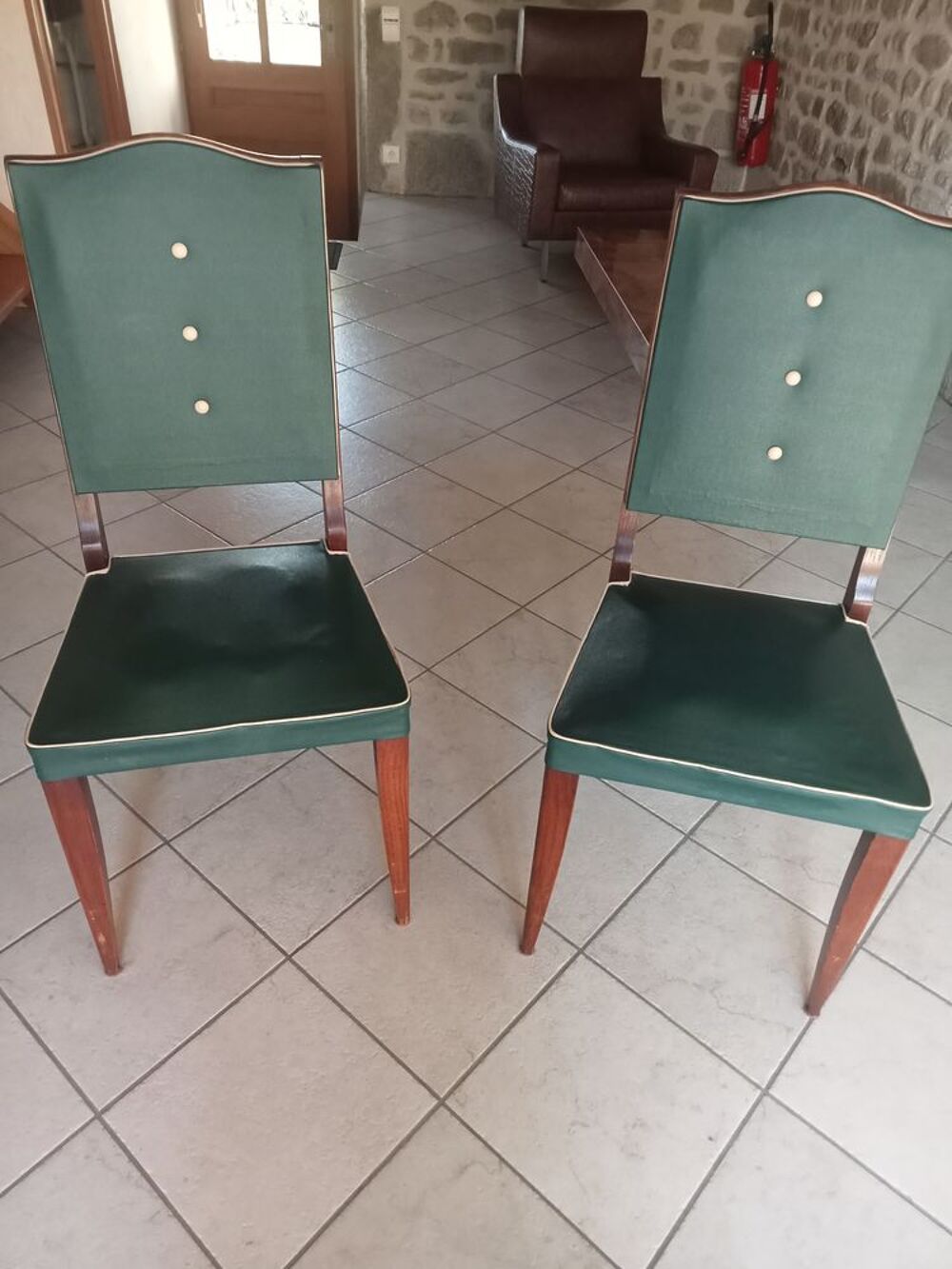 6 chaises simili cuir, couleur vert Meubles