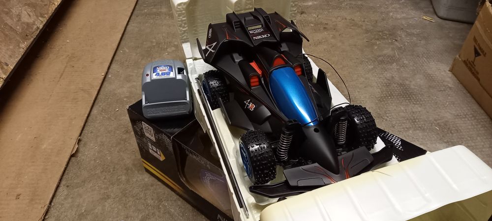 Voiture Formule-1 radio-t&eacute;l&eacute;command&eacute;e - A SAISIR Jeux / jouets