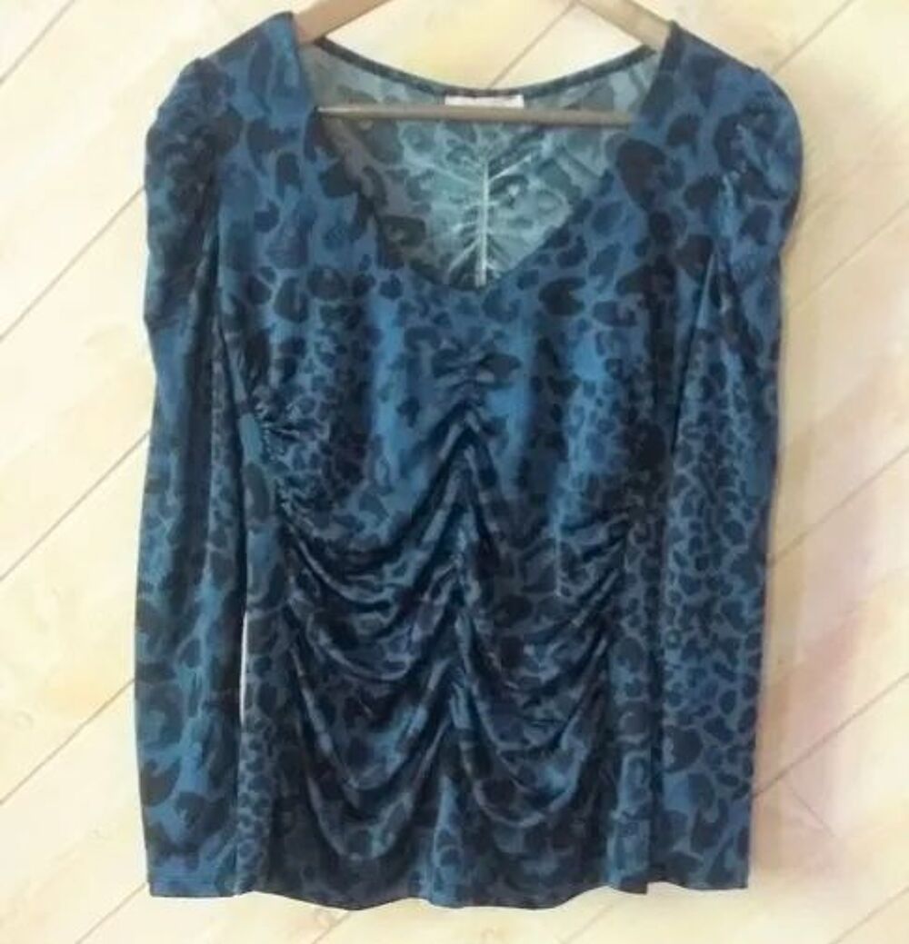 Haut bleu styl&eacute; imprim&eacute; fauve 3 Suisses T 42 - ou 40 - 42 Vêtements