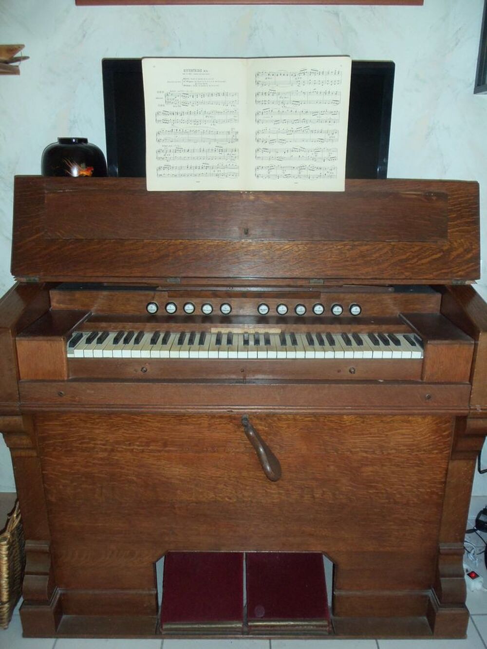 HARMONIUM d' &eacute;glise J.RICHARD ETREPAGNY
L 126 P 52 H 100 Instruments de musique