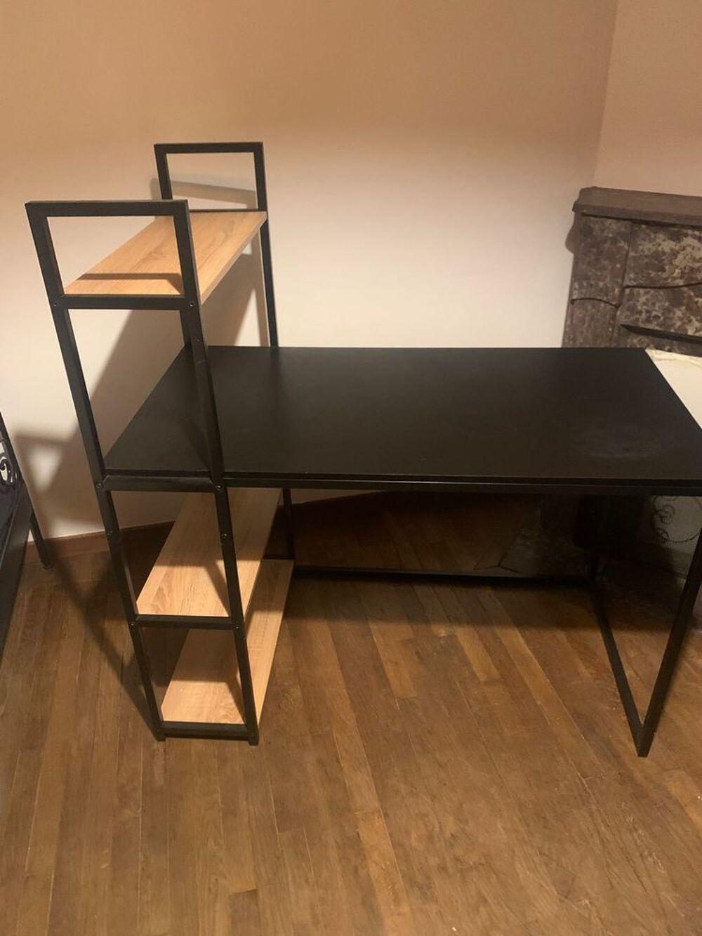 Tr&egrave;s joli bureau bois et m&eacute;tal noir Meubles