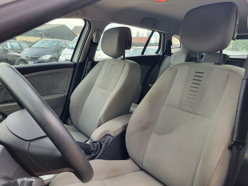 M&eacute;gane RENAULT MEGANE 3 ESTATE 1.5 DCI 110 CH BOITE AUTOMATIQUE 2011 occasion 78540 Vernouillet