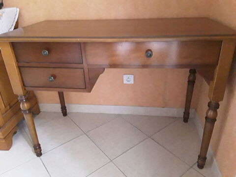 Bureau louis Philippe 110 Saint-Hippolyte-du-Fort (30)