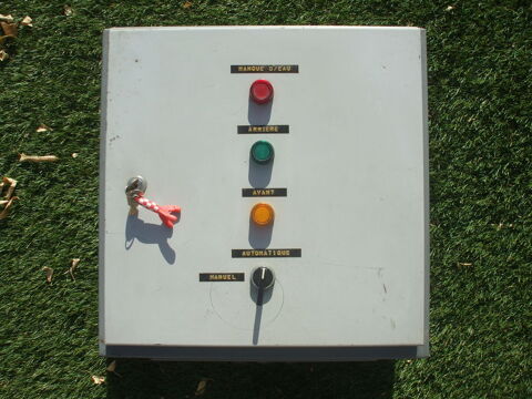 ARMOIRE  �LECTRIQUE  DE POMPAGE D'EAU DE JARDIN 80 Ornaisons (11)