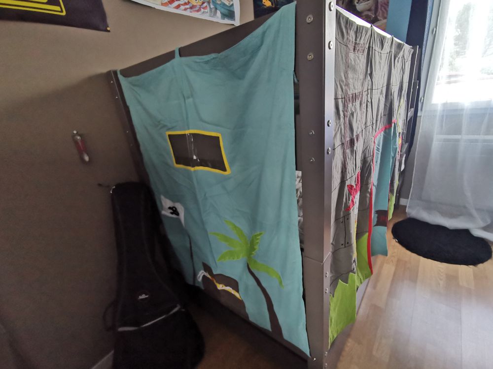 Lits superpos&eacute;s avec tiroir matelas chevet TBE 3 couchages Meubles