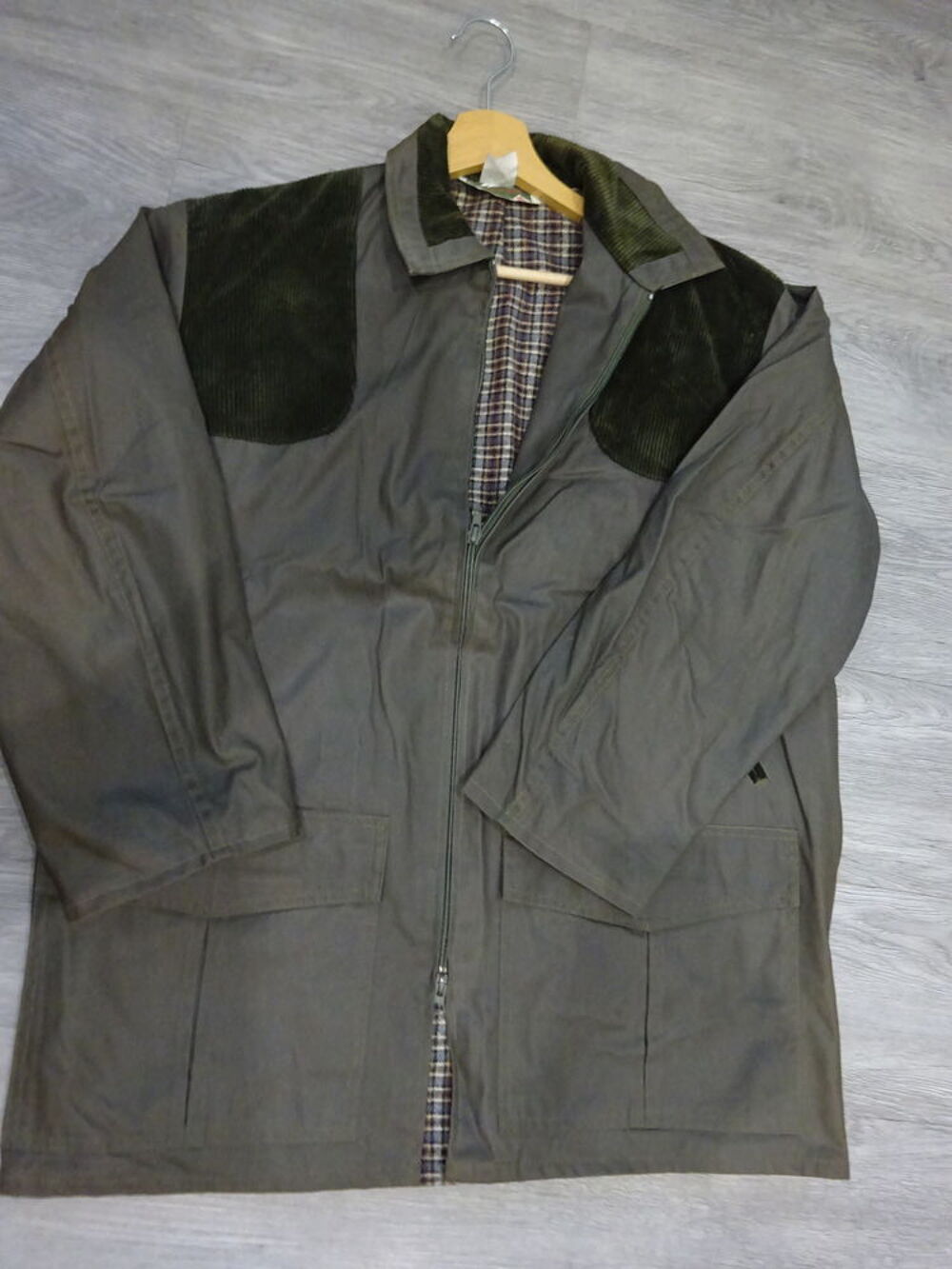 Veste de chasse huil&eacute;e, neuve Vêtements