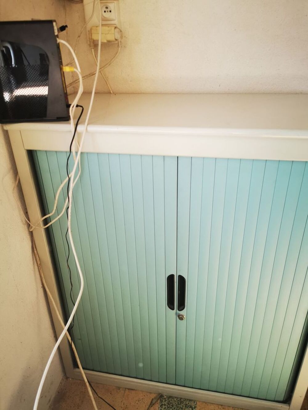 Armoire m&eacute;tallique solide pour dossiers ou rangement Meubles