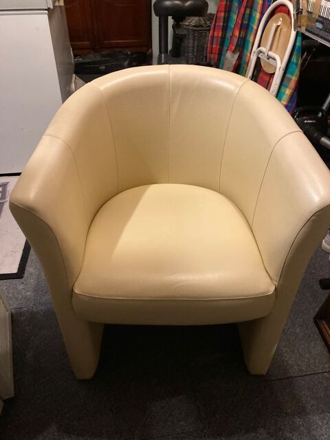 2 fauteuils en cuir jaune 100 M�ry-sur-Oise (95)