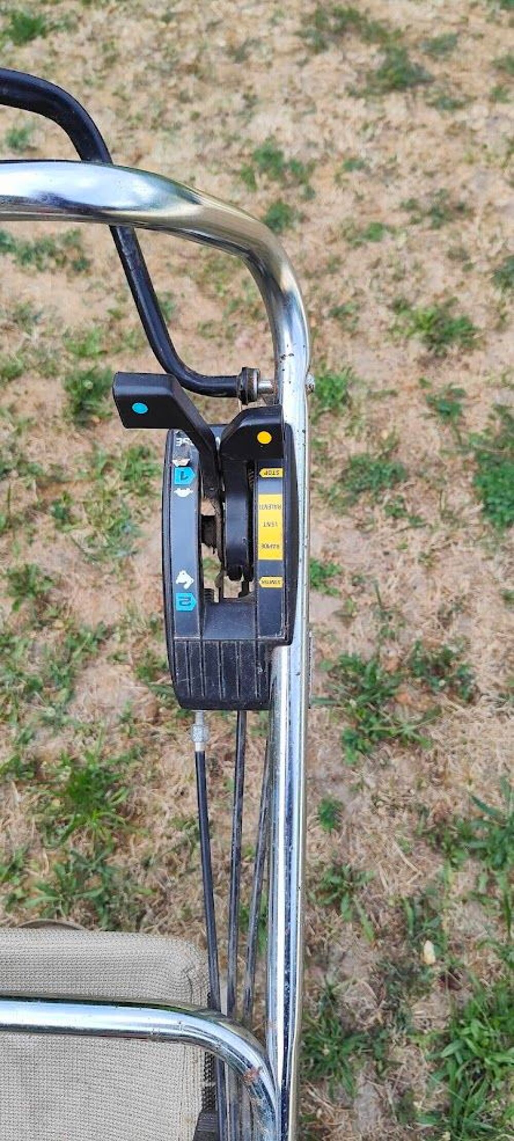 Tondeuse &agrave; gazon thermique tract&eacute;e - Honda Jardin