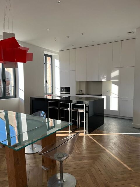  Appartement � louer 5 pi�ces 204 m�