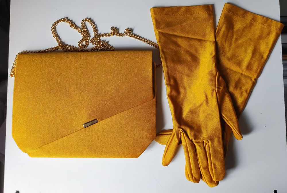 Pochette + gants Maroquinerie
