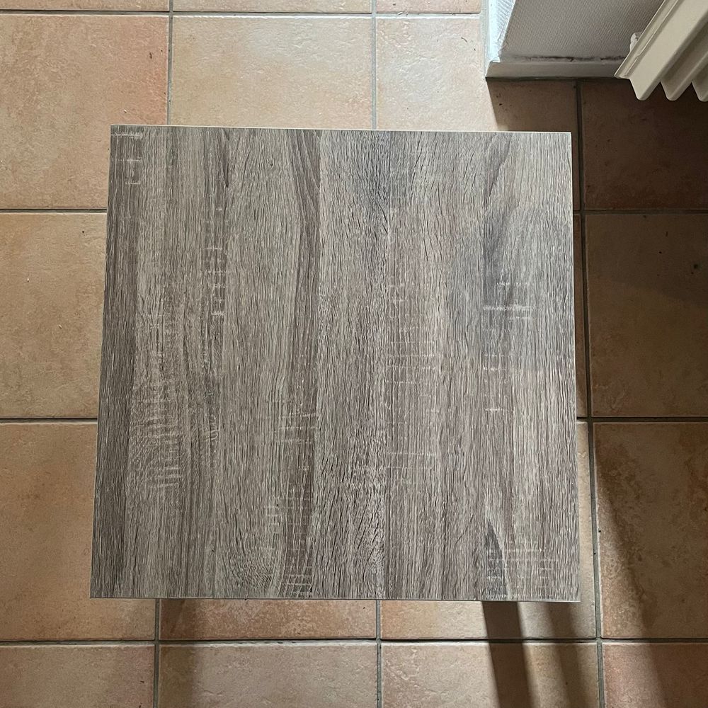 Petite table d'appoint effet ch&ecirc;ne Meubles