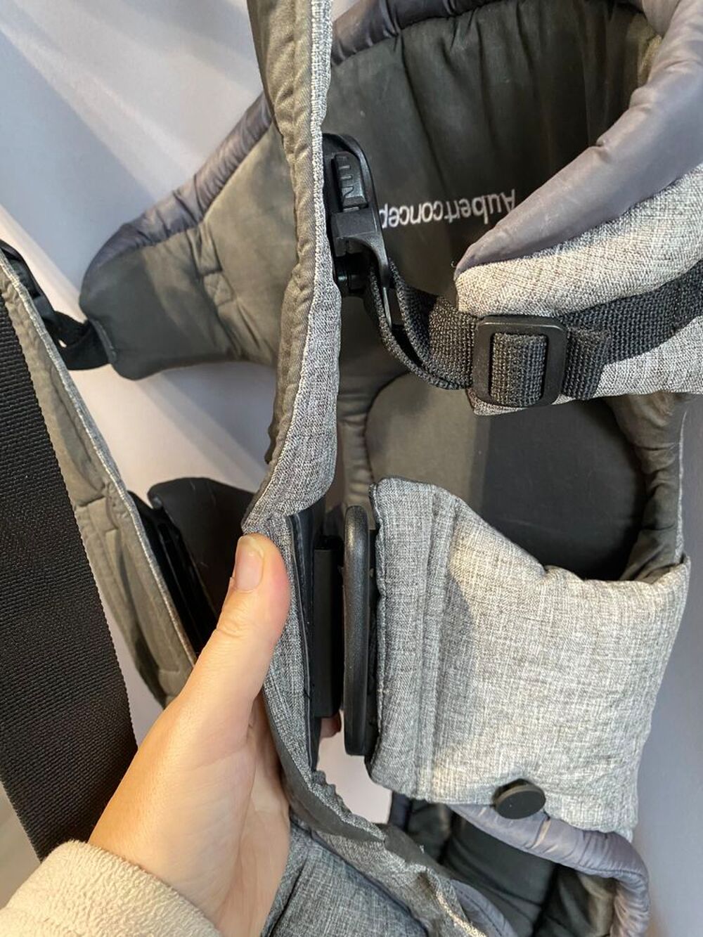 Porte b&eacute;b&eacute; utilis&eacute; 1 fois Puériculture