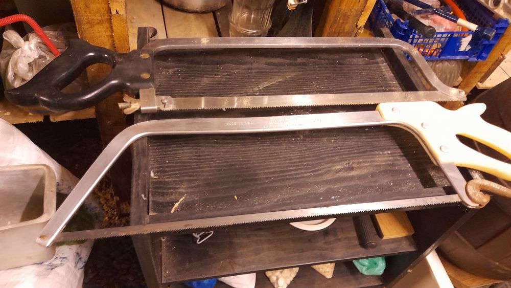 2 scies &agrave; os. Cuisine