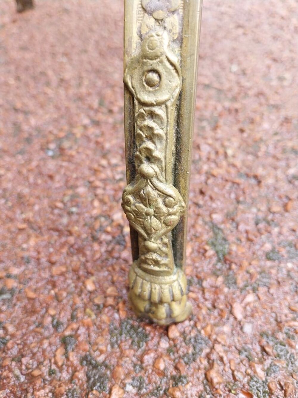 Gu&eacute;ridon fran&ccedil;ais ancien en bronze Meubles