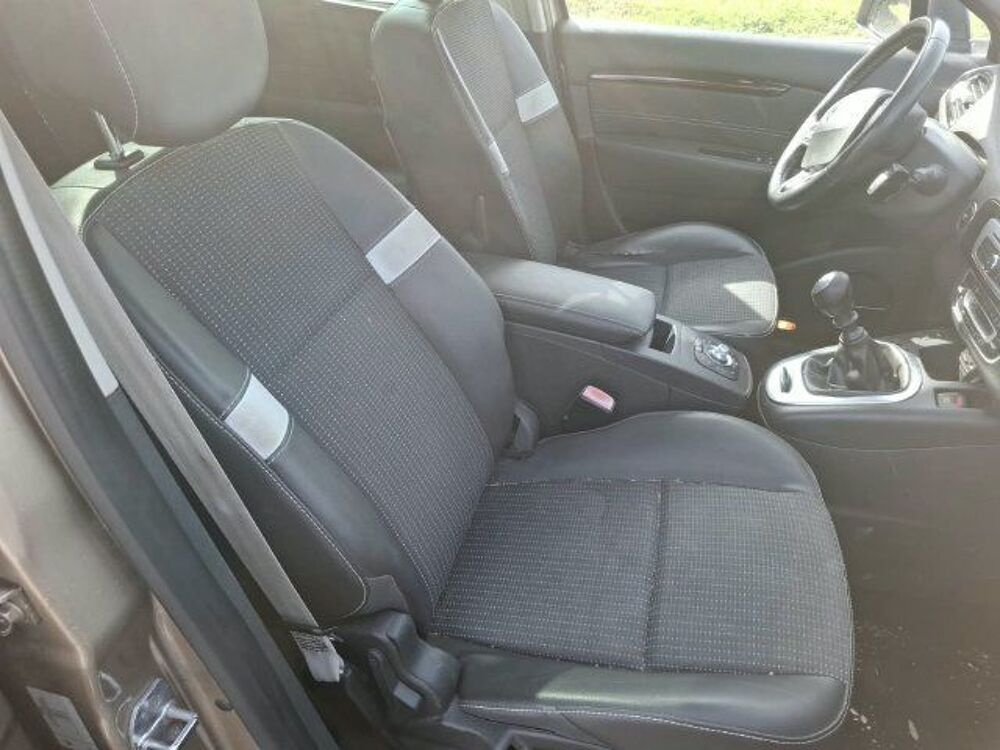 Sc&eacute;nic III Scenic dCi 110 Energy FAP eco2 Bose Edition 2014 occasion 69320 Feyzin