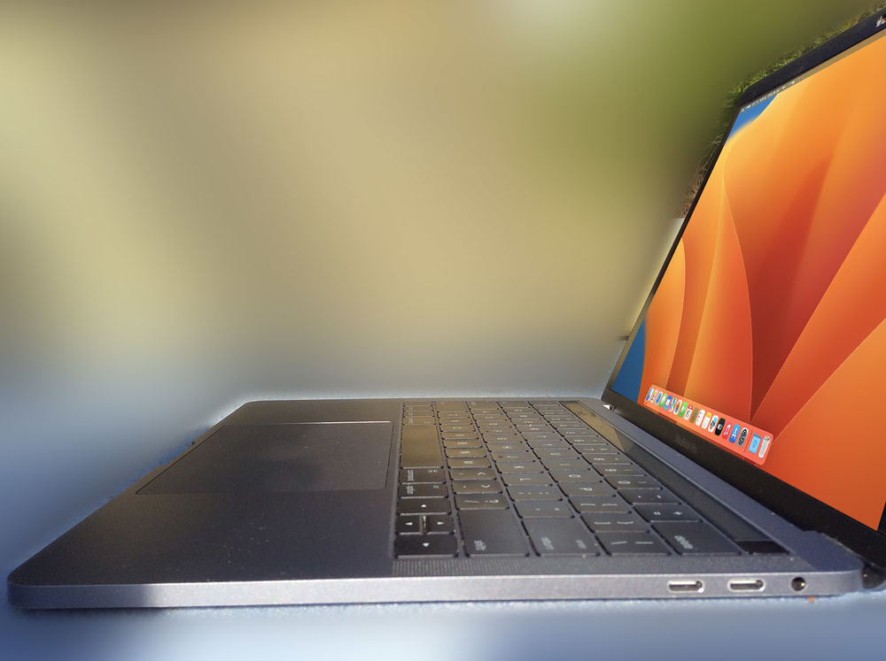 MacBook Pro Touch Bar A1706 - 2016 Matériel informatique