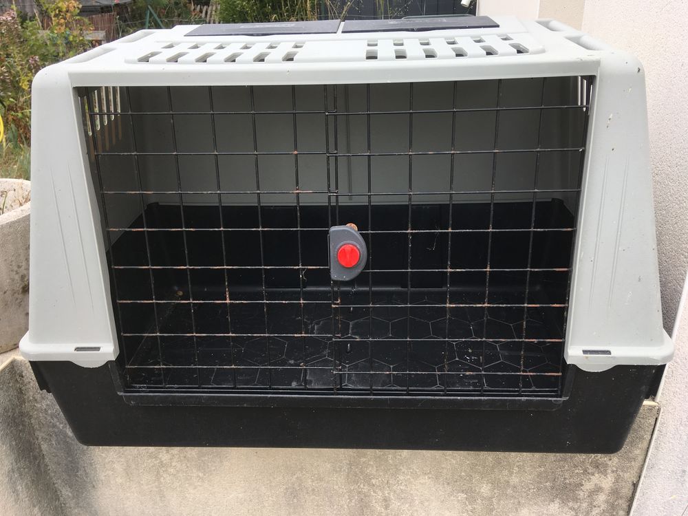   : Caisse de Transport chien avec casiers accessoires, 