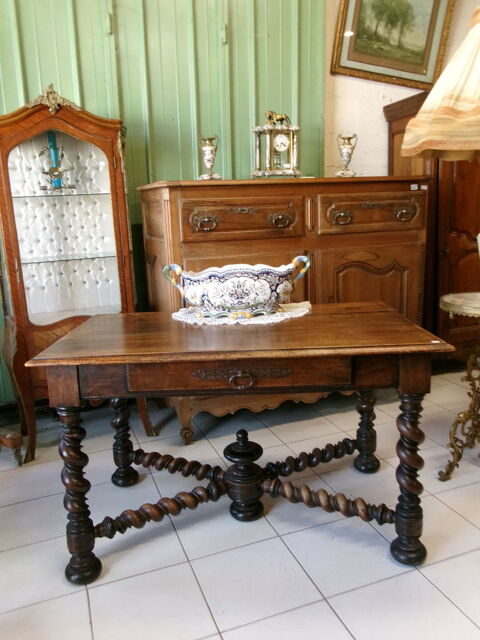 Bureau ancien en noyer 270 Chteau-l'vque (24)