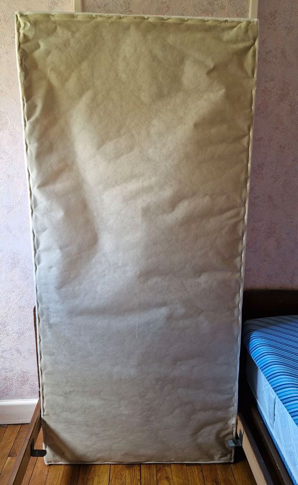 Matelas &agrave; ressort et son sommier lit 1 personne Meubles