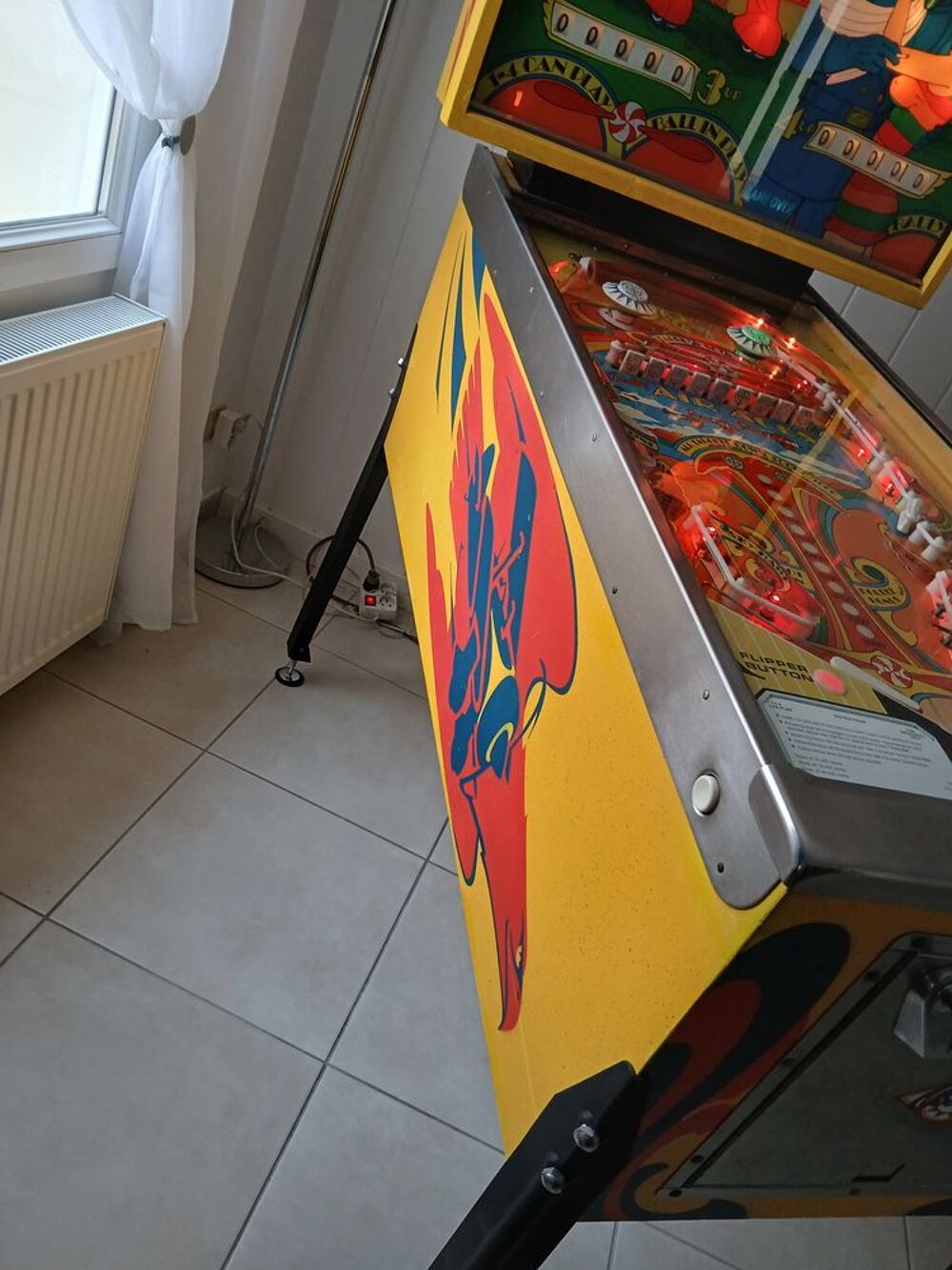 Flipper bally &eacute;lectrom&eacute;canique a rouleaux pr&ecirc;t &agrave; jouer Consoles et jeux vidéos