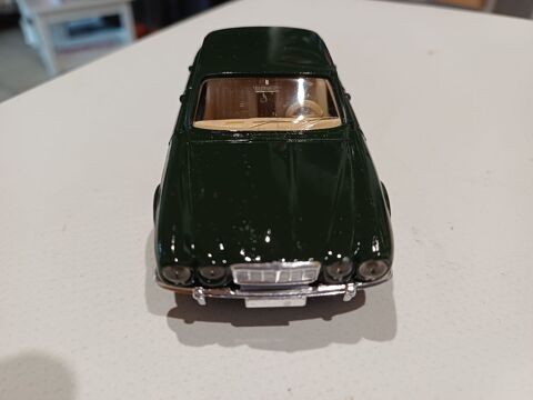 Jaguar XJ 12 1/43 eme 5 Castel-Sarrazin (40)
