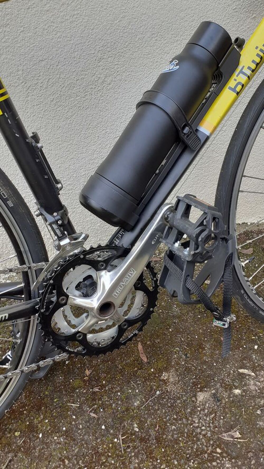 v&eacute;lo B twin avec roue &eacute;lectrique Vélos