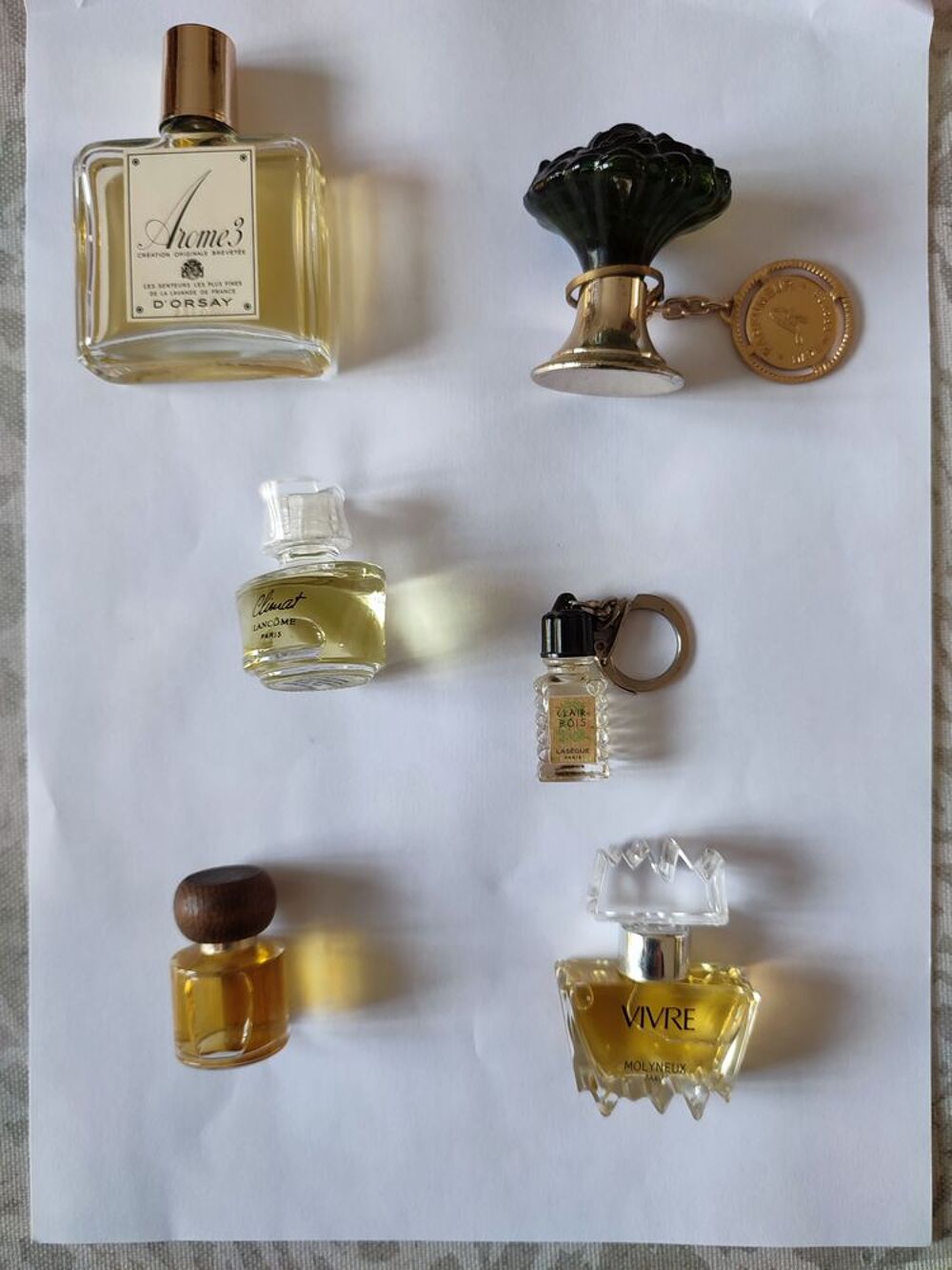 Miniatures de parfum anciennes 