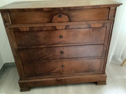 Commode ancienne,ligne sobre.joli bois Latresne (33)