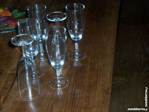 8 verres cristal 15 Appenai-sous-Bell�me (61)