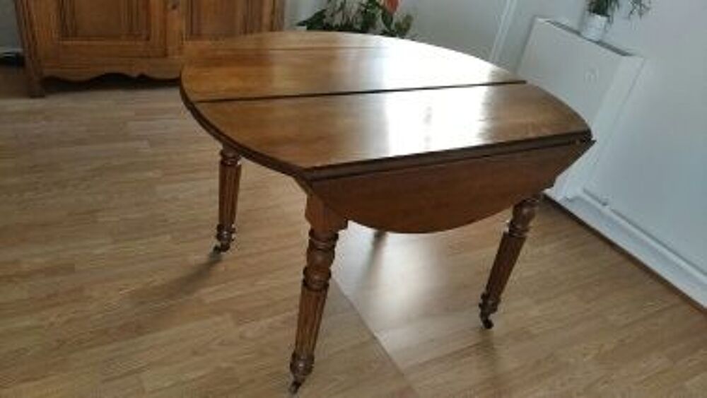 table ronde &eacute;poque Louis Philippe ( vers1850) en bois Meubles