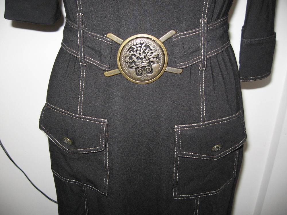 Robe courte noire Vêtements